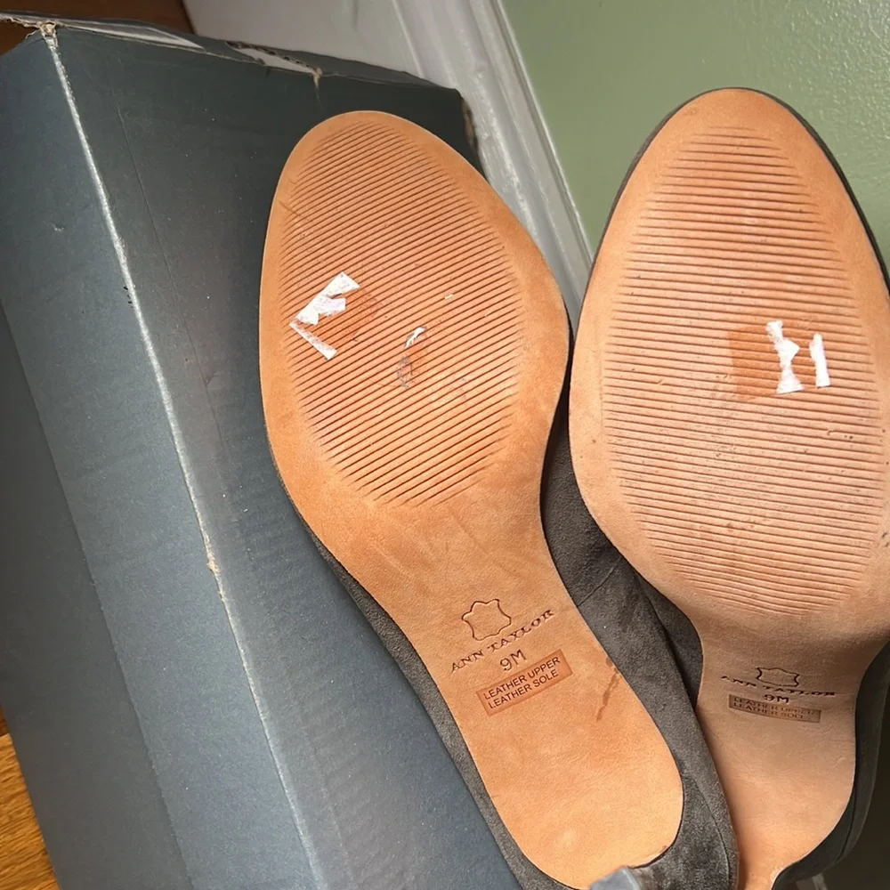 WOMENS GREY ANN TAYLOR PUMPS NWOT - Picture 4 of 6